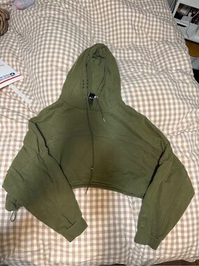 Ivy Park x Peloton Cropped Olive Green Hoodie